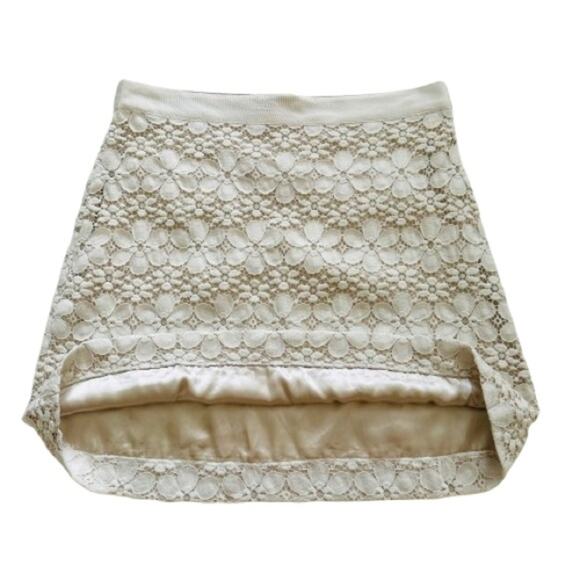 Loft Mini Skirt Cream Floral Lace Crochet Exposed Zipper Lined Petite 10P NEW - Picture 4 of 12